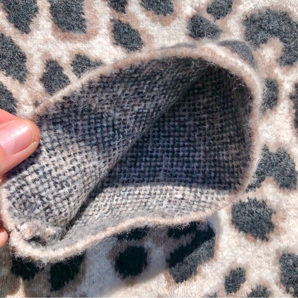 H&M Animal Print Sweatshirt/Sweater Lightweight Size XS (Extra Small) - Picture 12 of 13